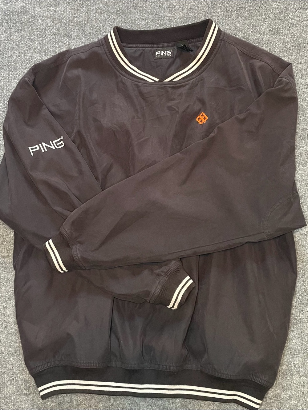 Vintage black ping pullover windbreaker with pockets